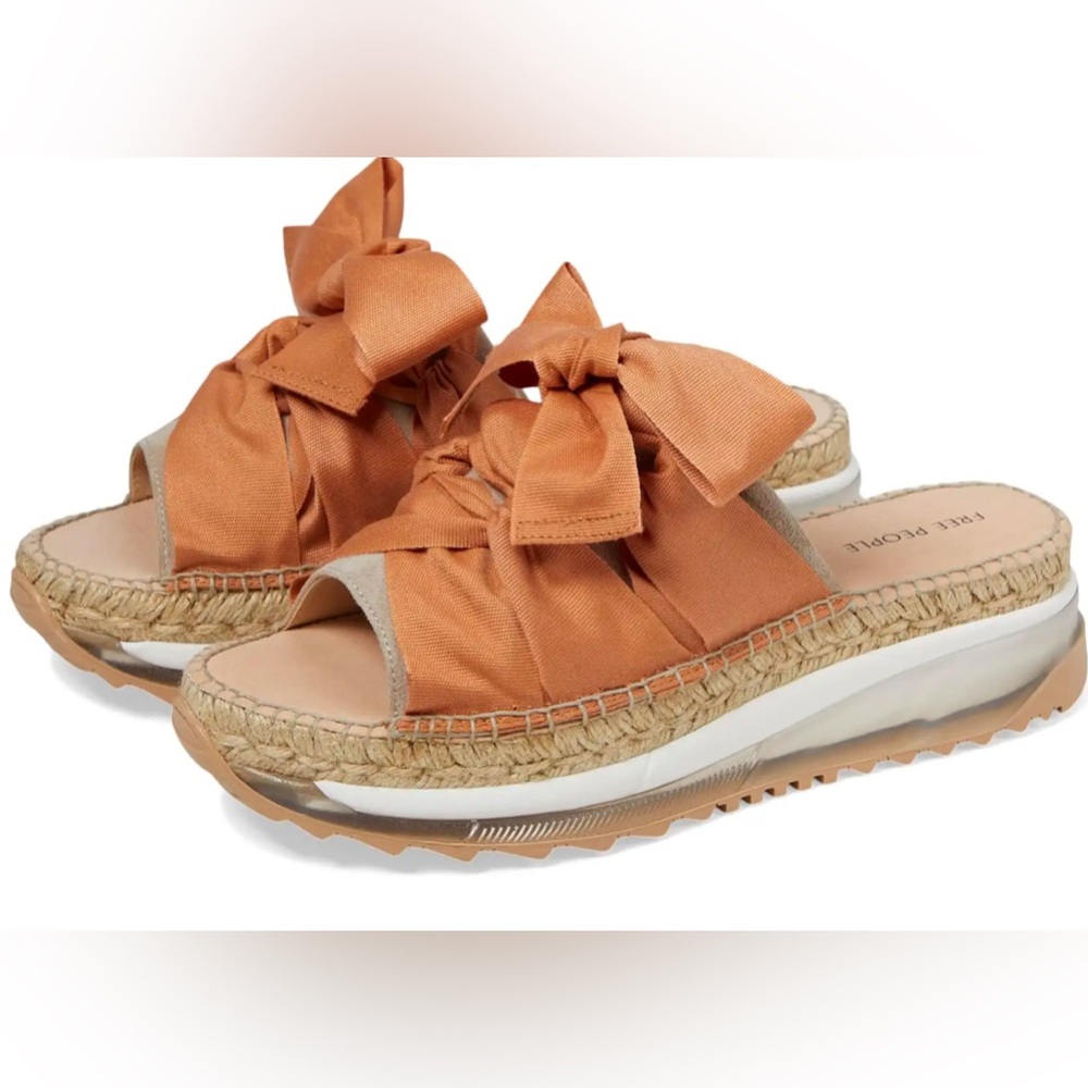Free People Women’s Chapmin Sport Sandal Pancake color. EU40 US9-9.5 NEW IN BOX